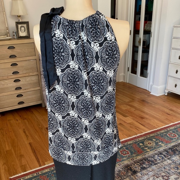 White House Black Market Halter w/Tie‎ - Size L - Picture 6 of 10